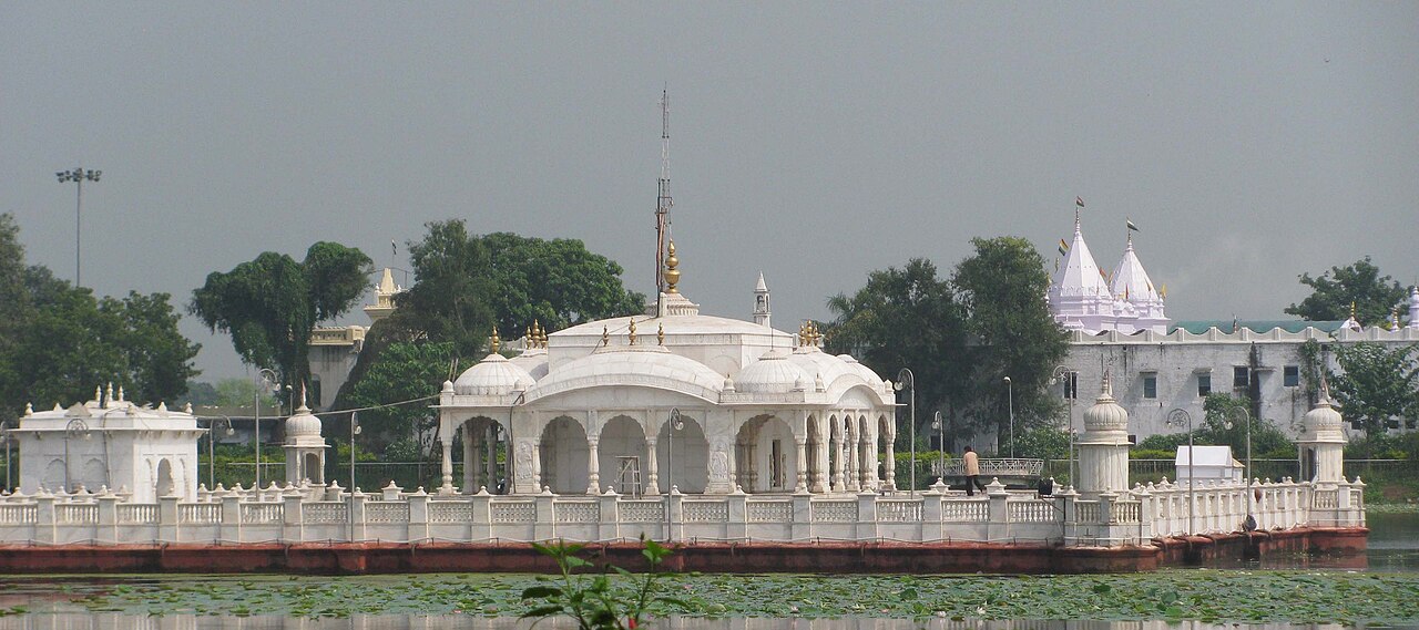 Pavapuri Jal Mandir